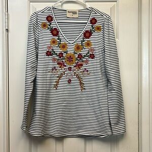 Savanna Jane Embroidered Striped V neck top M